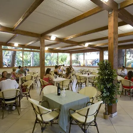 منتزه العطل Camping La Vecchia Torre 3*