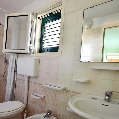 منتزه العطل Camping La Vecchia Torre غالّيبولي