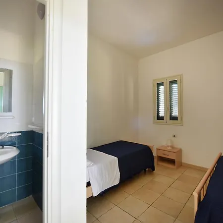 منتزه العطل Camping La Vecchia Torre غالّيبولي