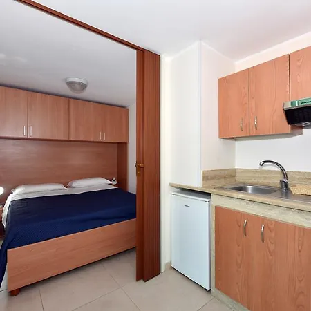 منتزه العطل Camping La Vecchia Torre 3*