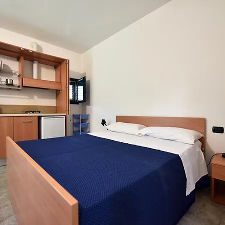 Camping La Vecchia Torre غالّيبولي