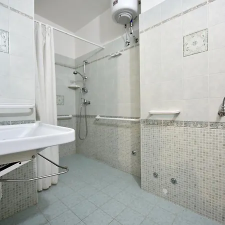 منتزه العطل Camping La Vecchia Torre 3*