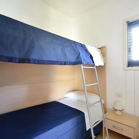 منتزه العطل Camping La Vecchia Torre غالّيبولي