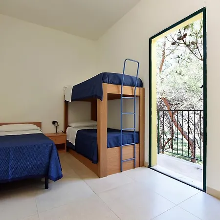 منتزه العطل Camping La Vecchia Torre غالّيبولي