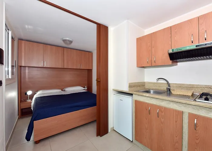 Aldeamento Turístico Camping La Vecchia Torre 3*